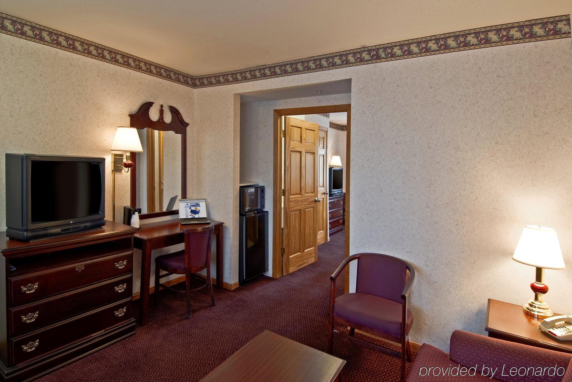 Americas Best Value Inn Уокиган Стая снимка